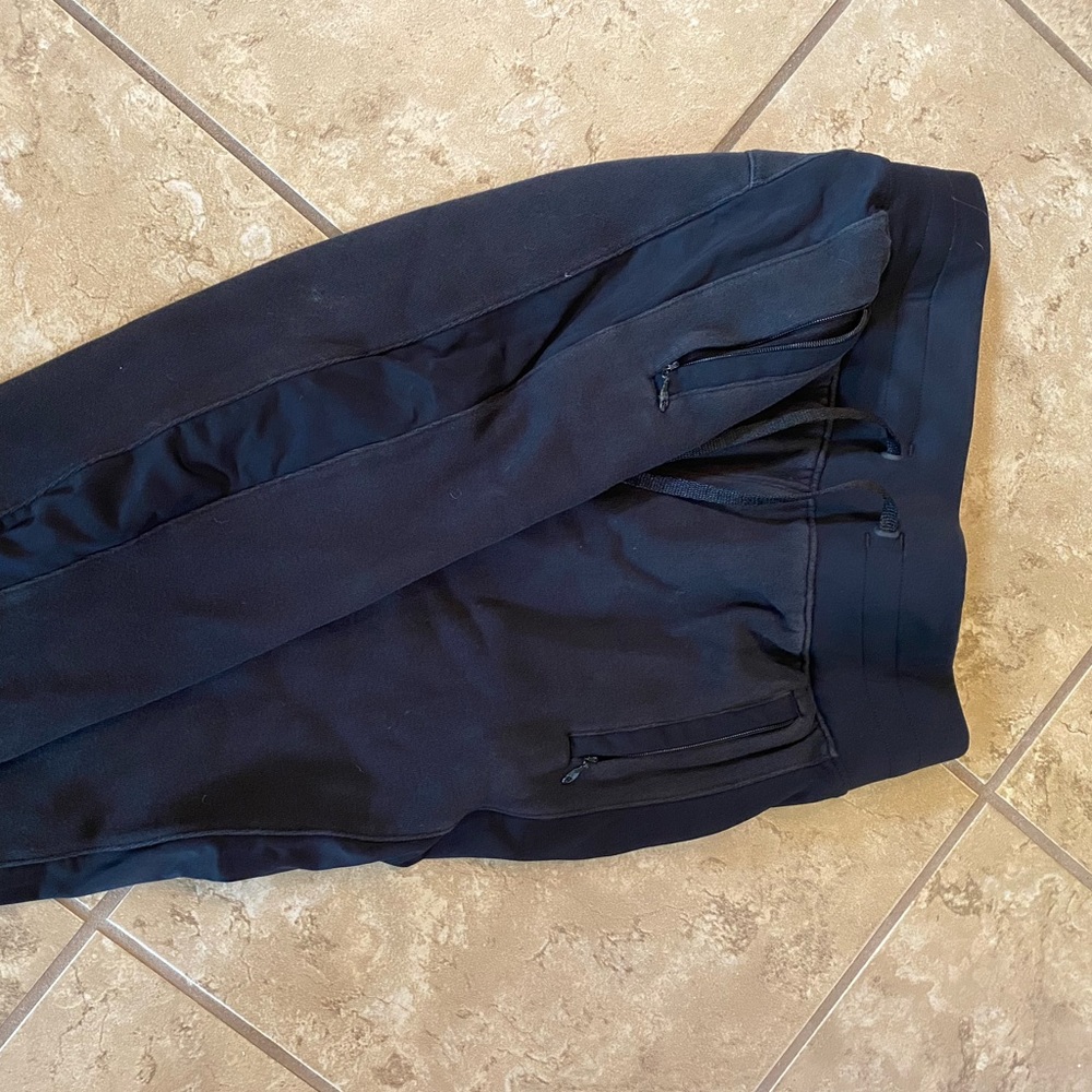 Lululemon black sweats